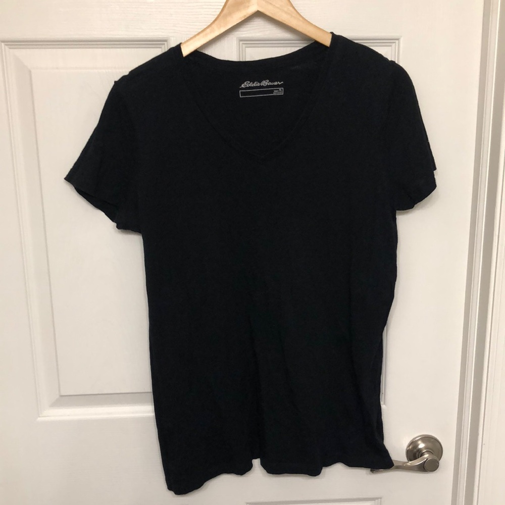 Black Eddie Bauer V-Neck in Tall Large